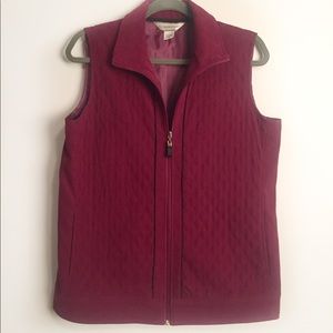 🎉Alison Daley quilted vest wine color EUC 8